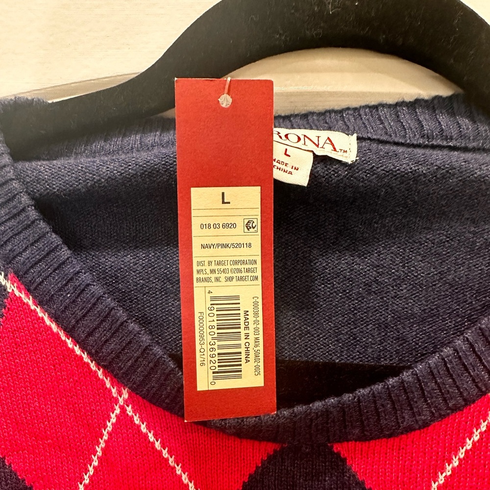 Merona sweater from Target pink blue and white argyle size large - Picture 2 of 4